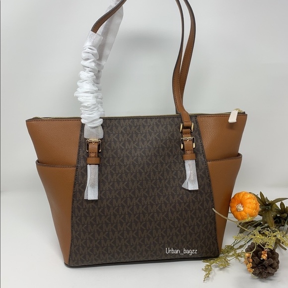 Michael Kors Charlotte Large Top Zip Tote - Picture 4 of 9